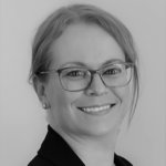 Kim Cross Headshot