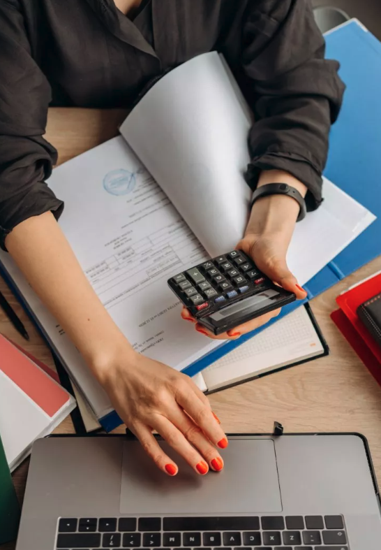Lawyer reviewing time and billing software for law firms
