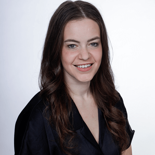 zoe habber headshot